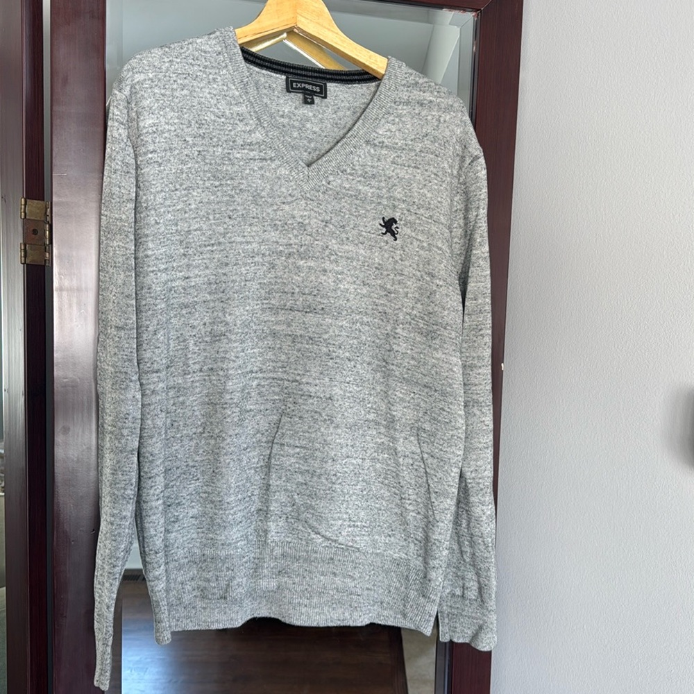 Express men’s sweater, L
